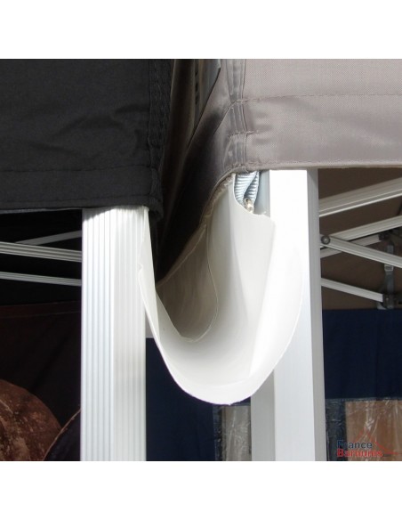 Gouttière en PVC 580gr/m² pour une bonne étanchéité entre deux tentes pliantes