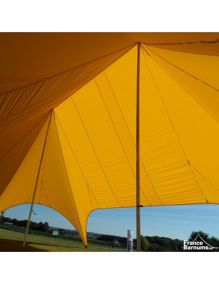Pointes de toit tente étoile jaune 2 mâts 22m x 14m